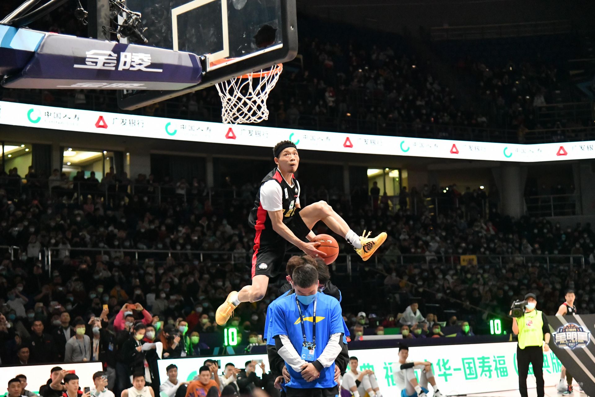 更在防守端 更在防守端